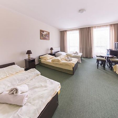 Stary Dwor Bed & Breakfast Zywiec Exterior photo