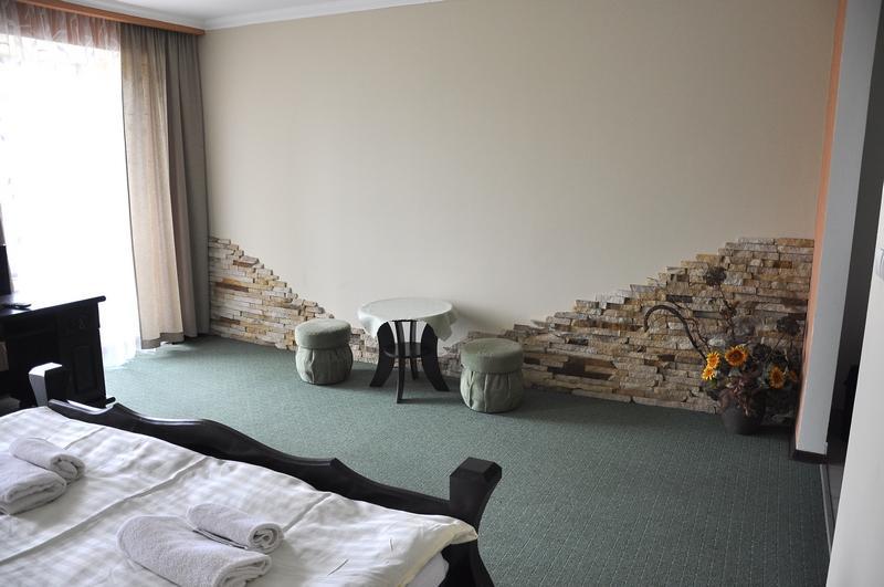 Stary Dwor Bed & Breakfast Zywiec Exterior photo