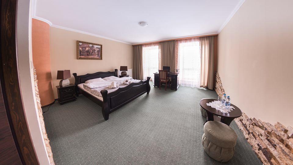 Stary Dwor Bed & Breakfast Zywiec Exterior photo